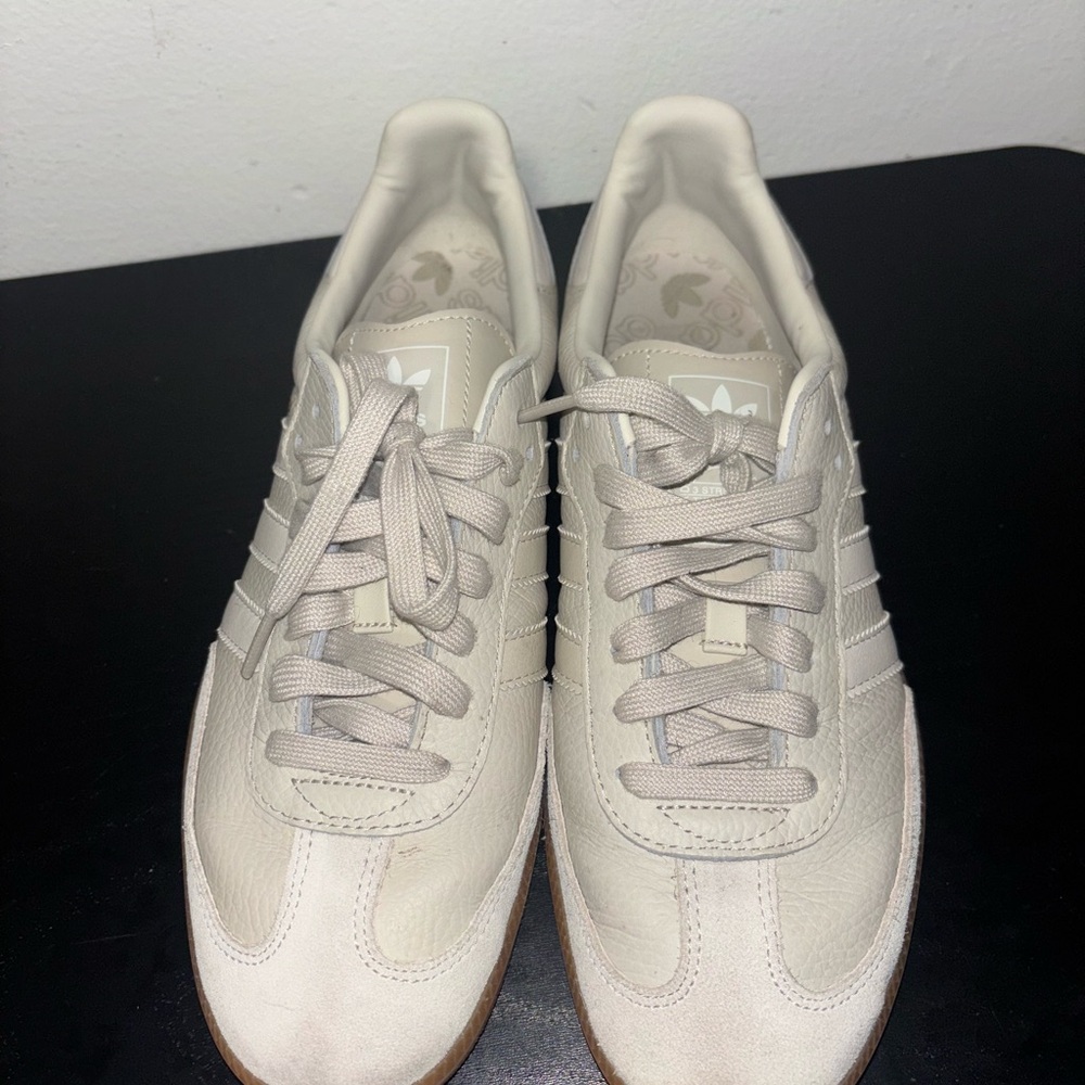 Adidas’s Samba OG Athletic Shoe - Picture 5 of 9